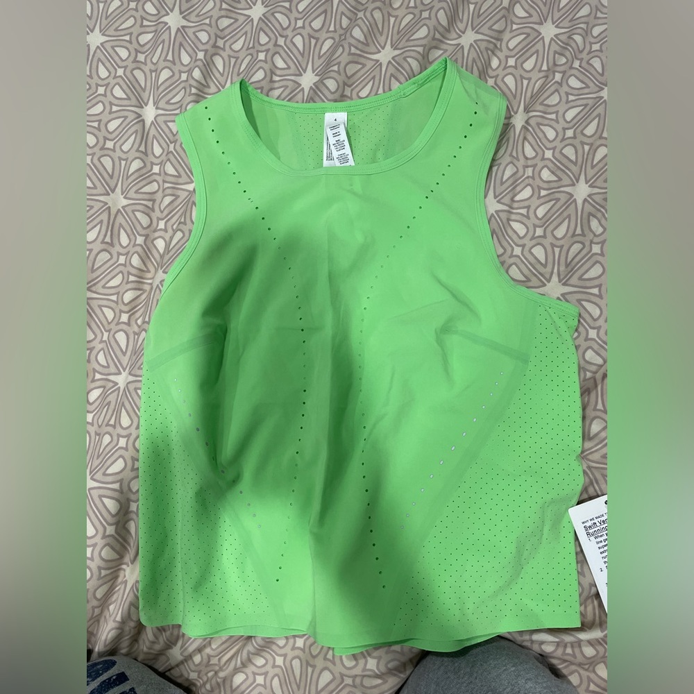 Green lululemon tanktop
